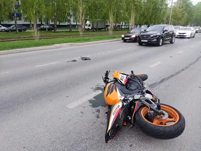 Обои с изображением мотоциклов на улице для загрузки