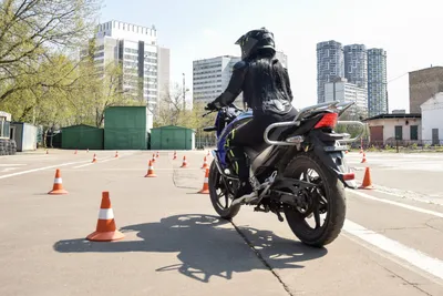 Фото мотоциклов на улице в качестве HD и 4K