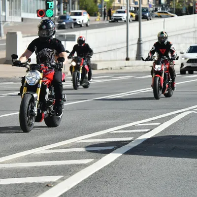 Фотографии мотоциклов на улице в Full HD