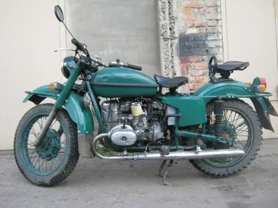 Исторический мотоцикл Урал Днепр на фото
