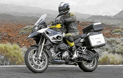 Погрузитесь в мир скорости и стиля с Мотоциклами БМВ (фото) 