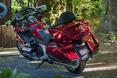 Изображение мотоцикла для путешествий с комфортабельным сиденьем