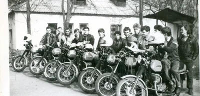 Фотоальбом мотоциклов СССР: раритетные снимки и история брендов 
