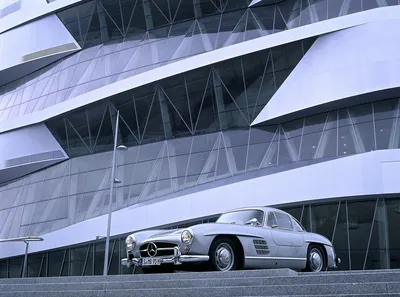 Техника и путешествия: Mercedes-Benz Museum в Штутгарте