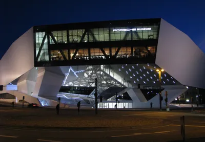 Штутгарт, музей Мерседес-Benz Редакционное Фото - изображение насчитывающей  выставка, вал: 62515631