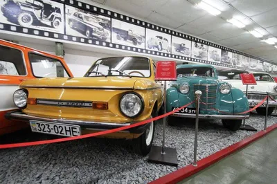 Музей ретро автомобилей в Запорожье. Фото