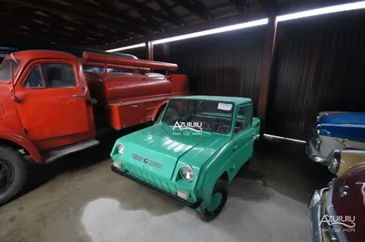 Частный музей ретро-автомобилей в Белграде | Пикабу