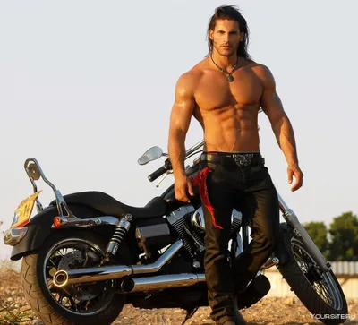 Вихри страсти: фото Мужчины на мотоцикле