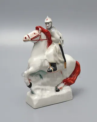 Всадник на белом коне. Молодой Horsewoman катание на представлении на белом  коне. Девушка на пробежек белой лошади, свободно Стоковое Изображение -  изображение насчитывающей кавказско, лошадиный: 211978727