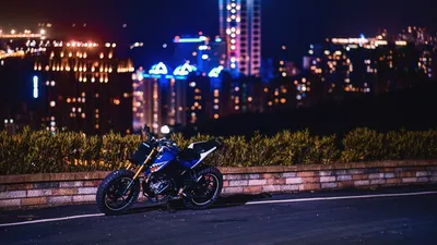 Изображение На мотоцикле ночью на фон для декора