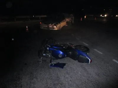 Ночные приключения на мотоцикле в фото, полные энергии
