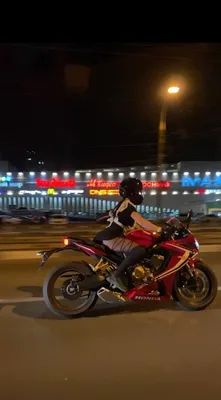 Фото на мотоцикле ночью в HD качестве