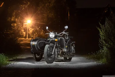 Уникальные фотографии мотоцикла ночью 2024 года