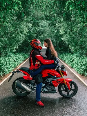 Фотографии мотоциклов с влюбленной парой: скачать бесплатно