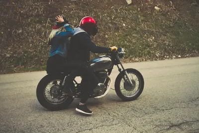 Свобода и приключения: романтическое путешествие на мотоцикле вместе