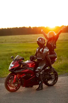 По дороге с любимым: впечатляющие фотографии путешествия на мотоцикле вдвоем