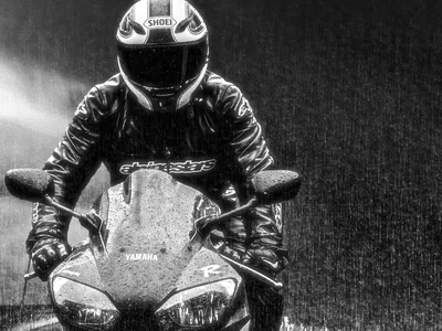 Фото мотоцикла на высокой скорости