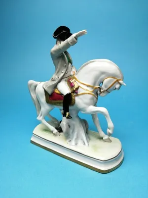 Статуэтка Наполеон на коне фарфор Германия, купить статуэтку императора  Наполеона в подарок, антикварные статуэтки купить