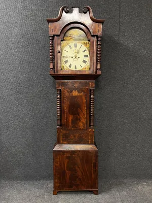 Старинные, напольные часы с маятником