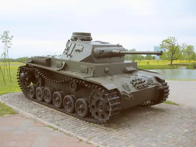 Немецкий тяжелый танк Panzerkampfwagen VII Lowe 1/35 Amusing Hobby 35A005
