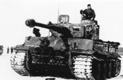 Немецкий танк «Тигр» модификации H1 гуптмана Ланге — военное фото