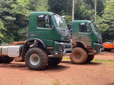 Необычные грузовики для перевозки древесины в очень далекой части Франции -  FMX 6×6 на тракторных колесах | В РЕЙСЕ | Дзен
