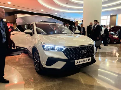 Новые модели Lada, которые будут собирать на бывшем заводе Nissan в  Санкт-Петербурге, официально подтверждены Минпромторгом