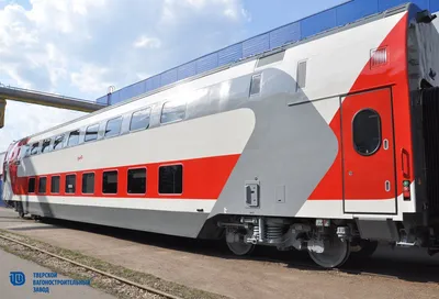 Между Москвой и Санкт-Петербургом запущен новый двухэтажный поезд | Время  России