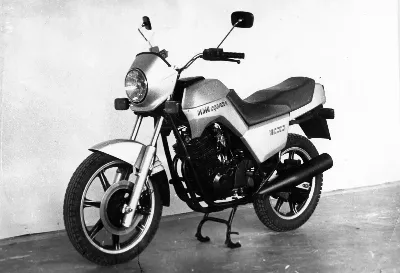 Фотоарт с мотоциклом Иж в векторном формате