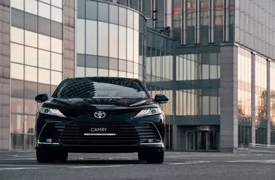 Обновленная Toyota Camry: от 998 тысяч рублей за «базу»