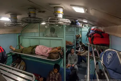 С сентября школьники смогут путешествовать на поезде за полцены -  Российская газета