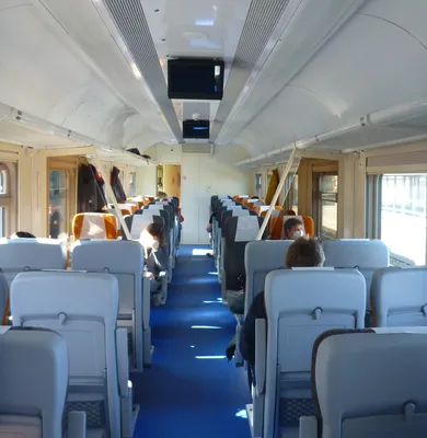 Файл:Общий вагон ретро-поезда Екатеринбург-Верхняя Пышма 26 сентября 2020  года.jpg — Викиновости