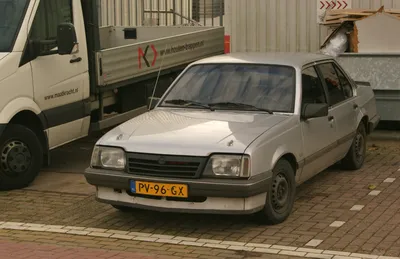 File:1986 Opel Ascona C 1.6 S Automatic (8854780033).jpg - Wikimedia Commons