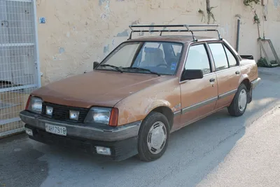 File:1984-86 Opel Ascona 1.6 S GLS (10612162915).jpg - Wikimedia Commons