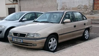 Opel Astra 1996 г. в Душанбе на Рекламной Газете RG.TJ