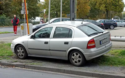 Opel Astra 1.8 16V 'Sportive' Fünftürer / Typ G / 1998–200… | Flickr