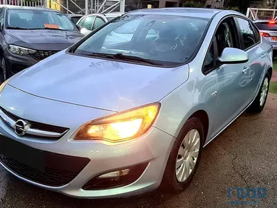 Opel Astra 2015 automatic