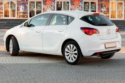 Opel Astra J 1.6 бензиновый 2013 | Белый Хэтчбек на DRIVE2