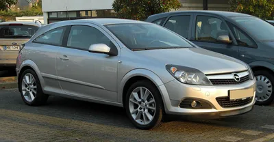 File:2011 Opel Astra GTC.jpg - Wikimedia Commons