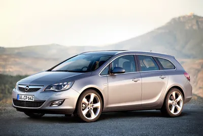 2011 Opel Astra Sports Tourer - details