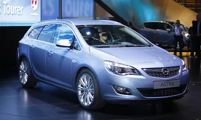 В Сети показали новую модель Opel с высокой посадкой в кузове Opel Astra  без камуфляжа