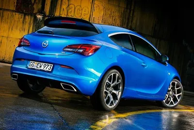 Opel Astra OPC Extreme editorial photography. Image of international -  38647037
