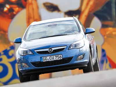 Opel Astra Sports Tourer 2011: официальные подробности, фотографии и  спецификации