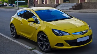 Выясняем, чем \"трехдверка\" Opel Astra отличается от \"пятидверки\" —  Тест-драйв — Motor