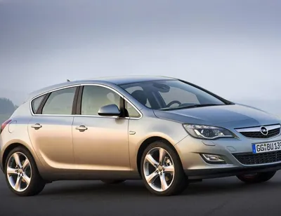 Opel Insignia Hatchback (2009) - picture 2 of 10