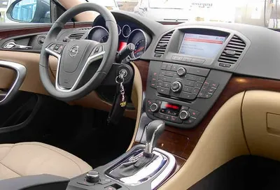 File:Interior dashboard view of Opel Insignia (2008).jpg - Wikimedia Commons