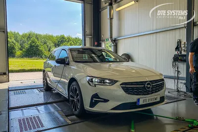 Spyshots: Opel Insignia OPC Sports Tourer Getting a Refresh - autoevolution