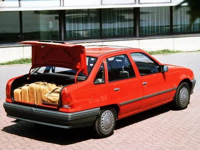 Opel Kadett 1985, 1986, 1987, 1988, 1989, седан, 6 поколение, E технические  характеристики и комплектации