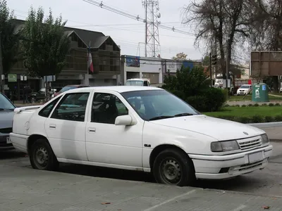 File:Opel Vectra 2.0i GLS 1991 (9584667295).jpg - Wikimedia Commons