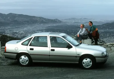 Продажа Опель Вектра 1991 г. в Кропоткине, Хорошее состояние без гнили,  тюнинг Opel Vectra GT, хэтчбек 5 дв., бензин, белый, 120тысяч руб., 2  литра, механика